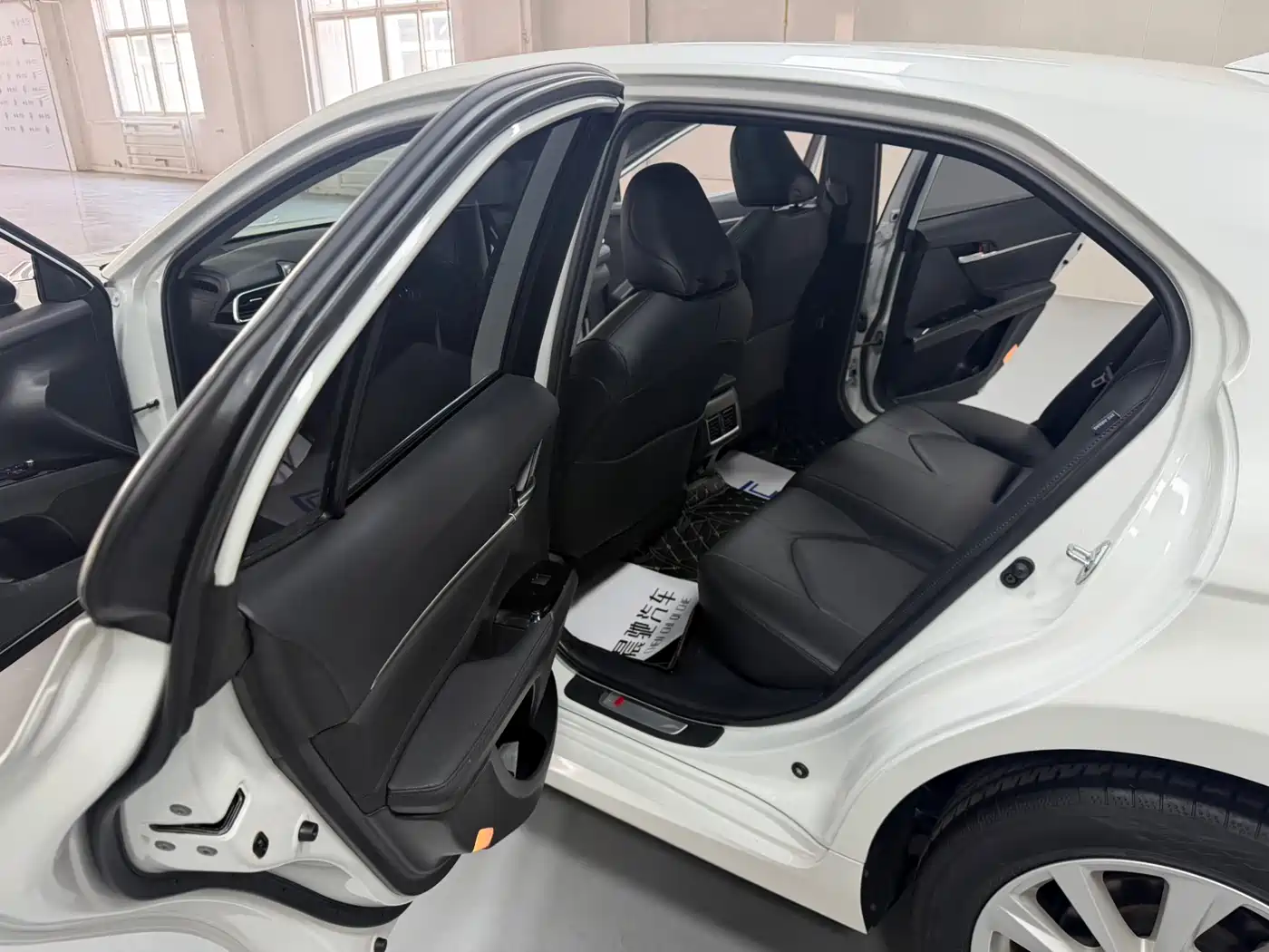 Toyota Camry 2021 2.0G Luxury Edition фото 12
