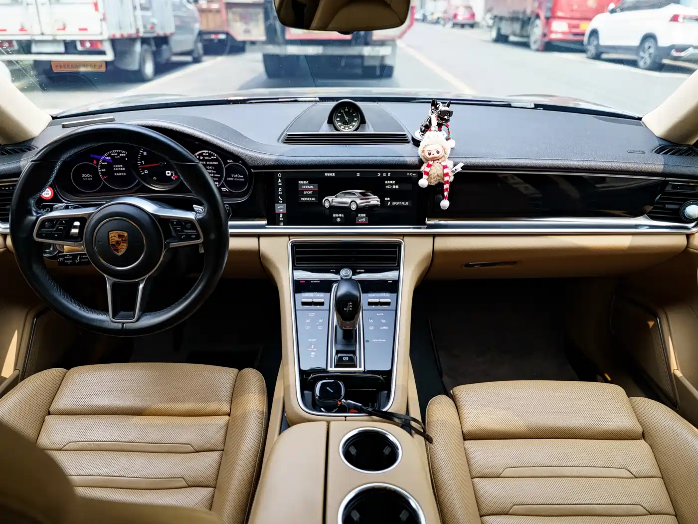 Porsche Panamera 2017 Panamera 4 Sport Turismo 3.0T фото 16