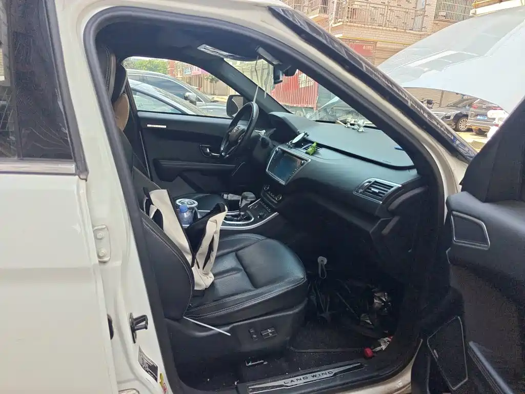 Landwind X7 2018 2018 Jinyue 1.5T Panorama Ultimate