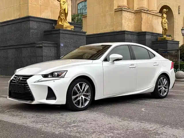  Lexus Lexus IS 2017 300 Leading Edition