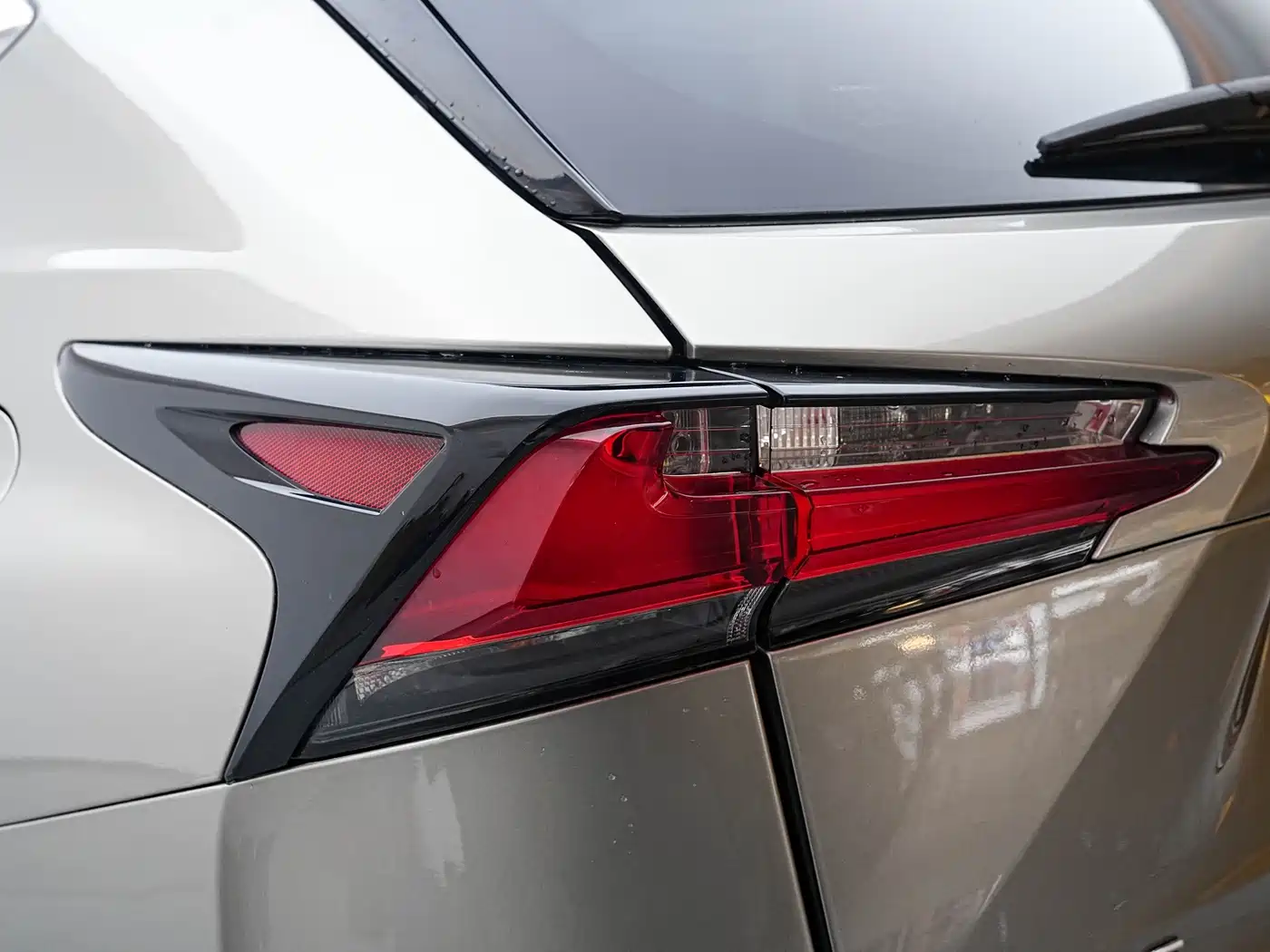 Фото 10 - Lexus NX