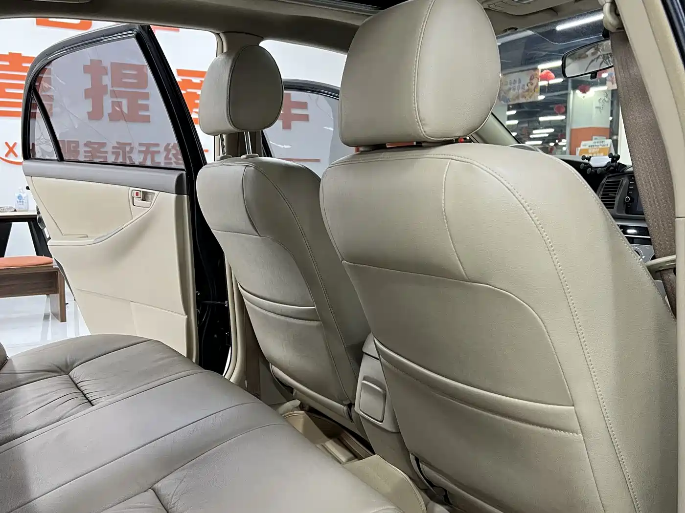 Toyota Corolla 2011 1.6L Automatic Luxury Edition фото 11