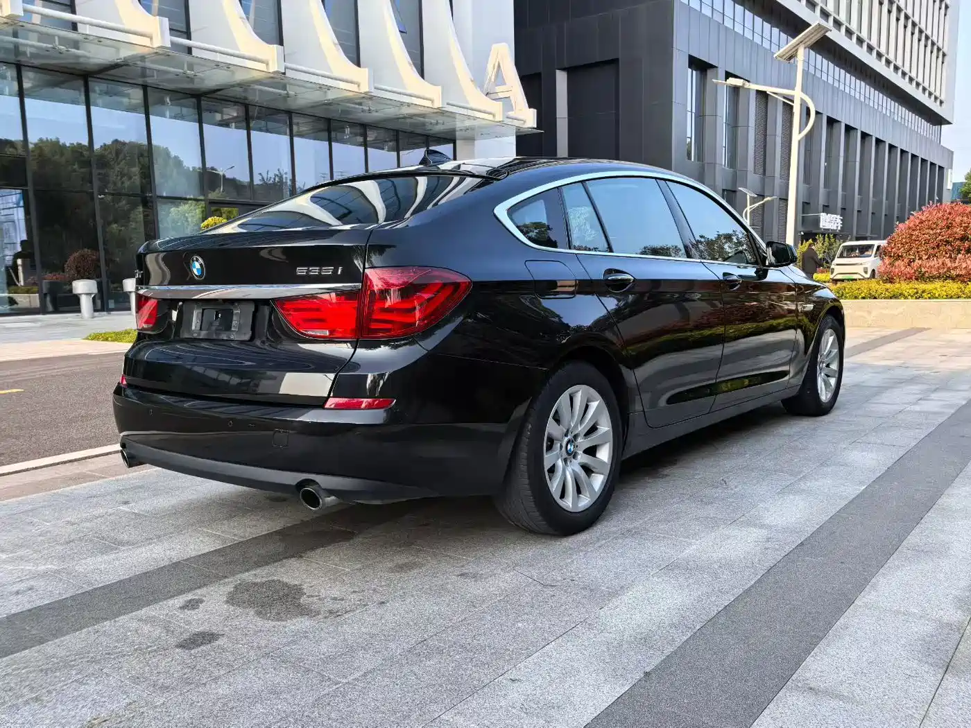 BMW 5 Series GT 2013 535i Leadership фото 9