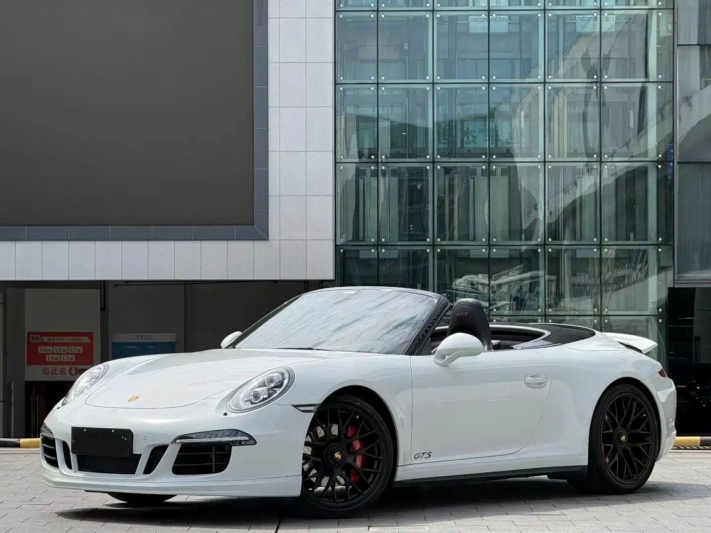 Photo 1 - Porsche 911