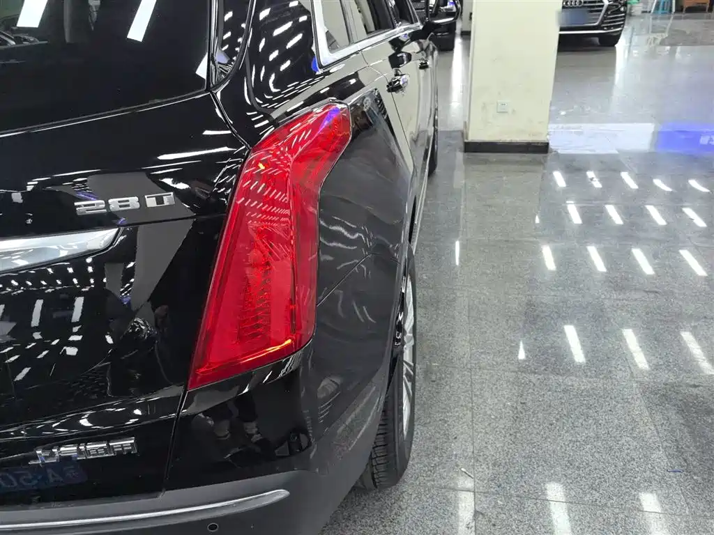 Cadillac XT5 2016 28T AWD Luxury Model фото 24