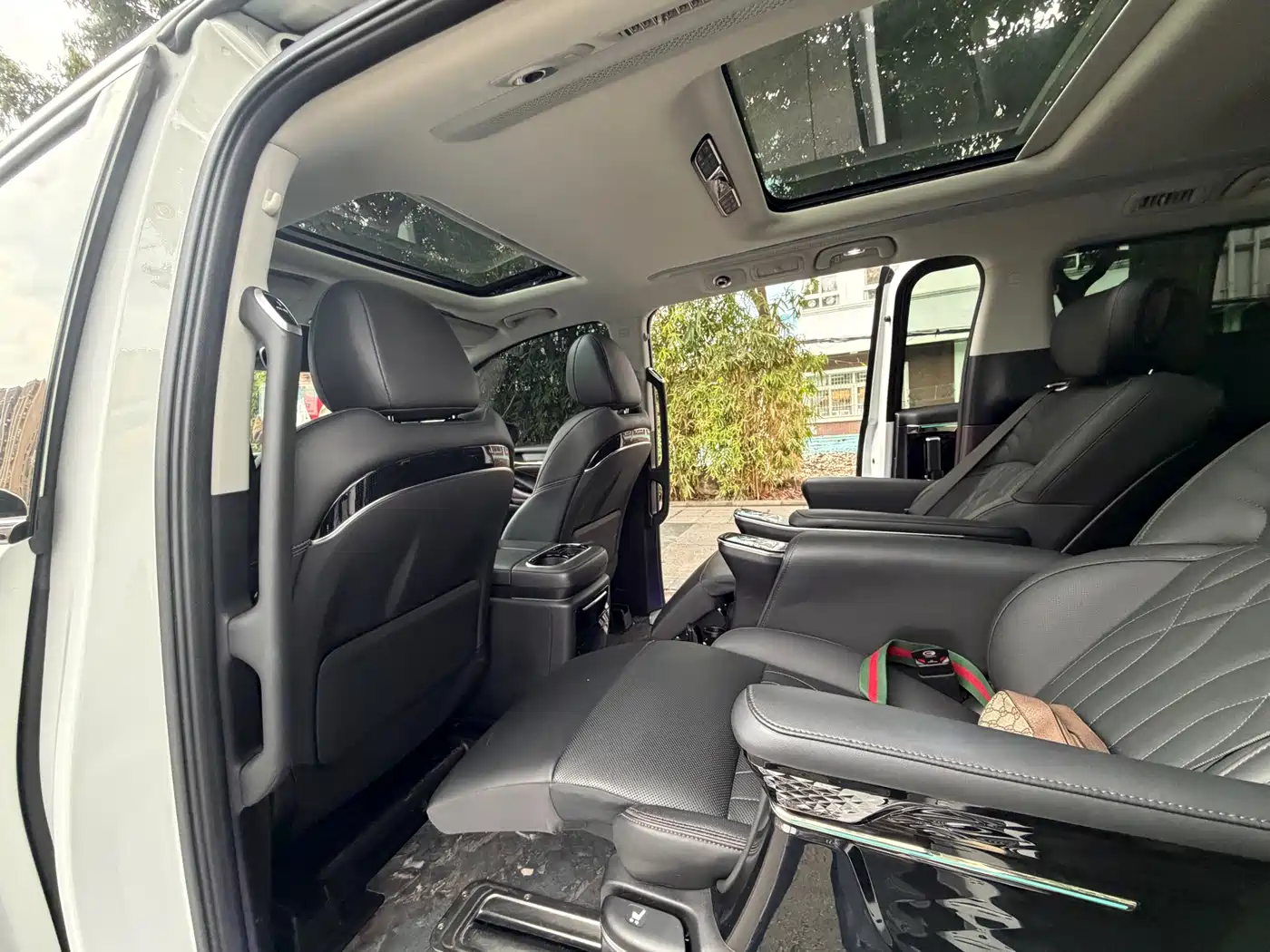 GAC Trumpchi Trumpchi M8 2023 Master Series 390T Flagship Edition фото 14