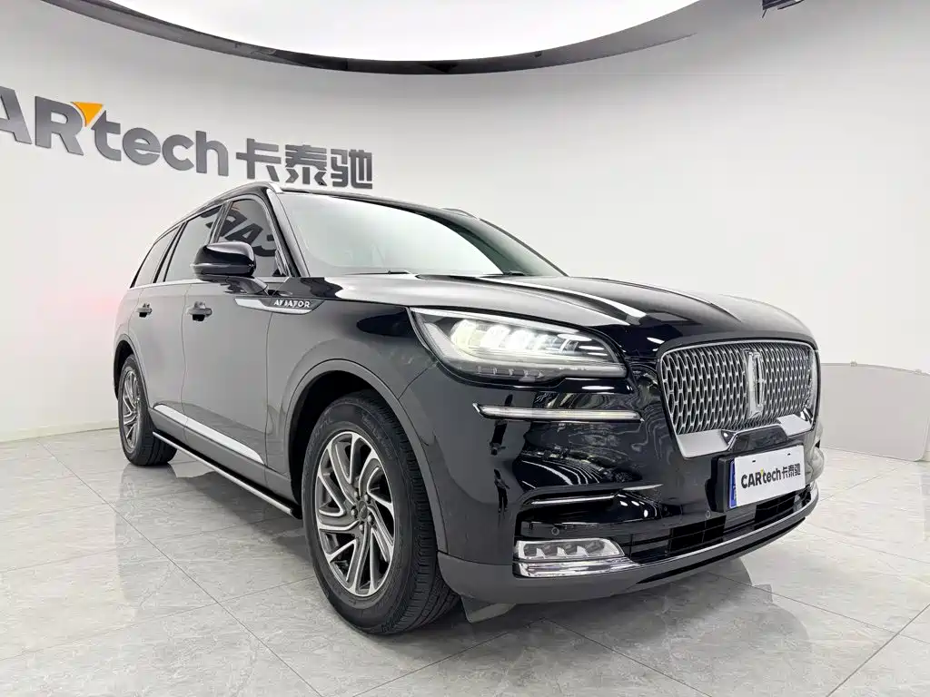 Фото 3 - Lincoln Aviator