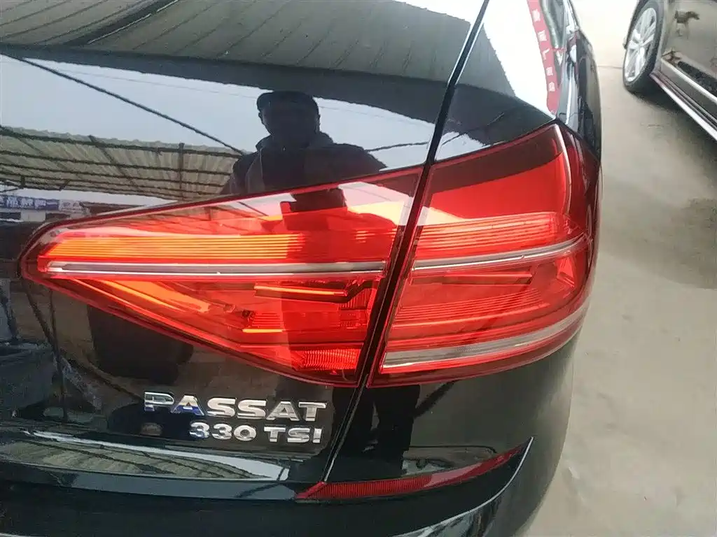 Volkswagen Passat 2016 330TSI DSG Honor Edition фото 8