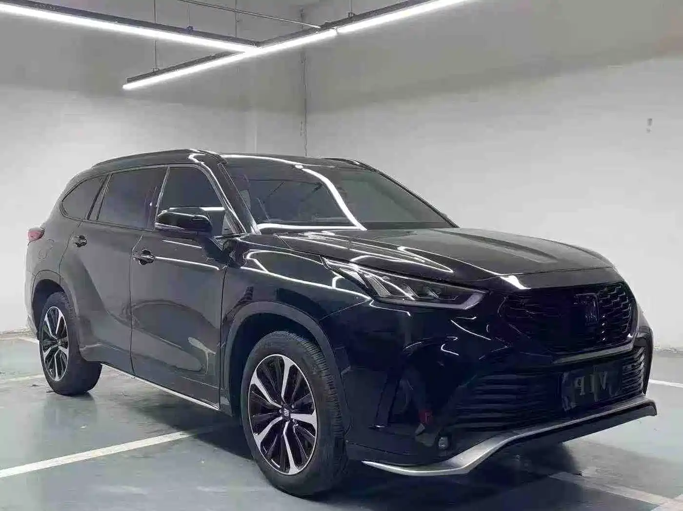 Toyota Crown Kluger 2022 2.5L HEV 4WD Premium Edition фото 3