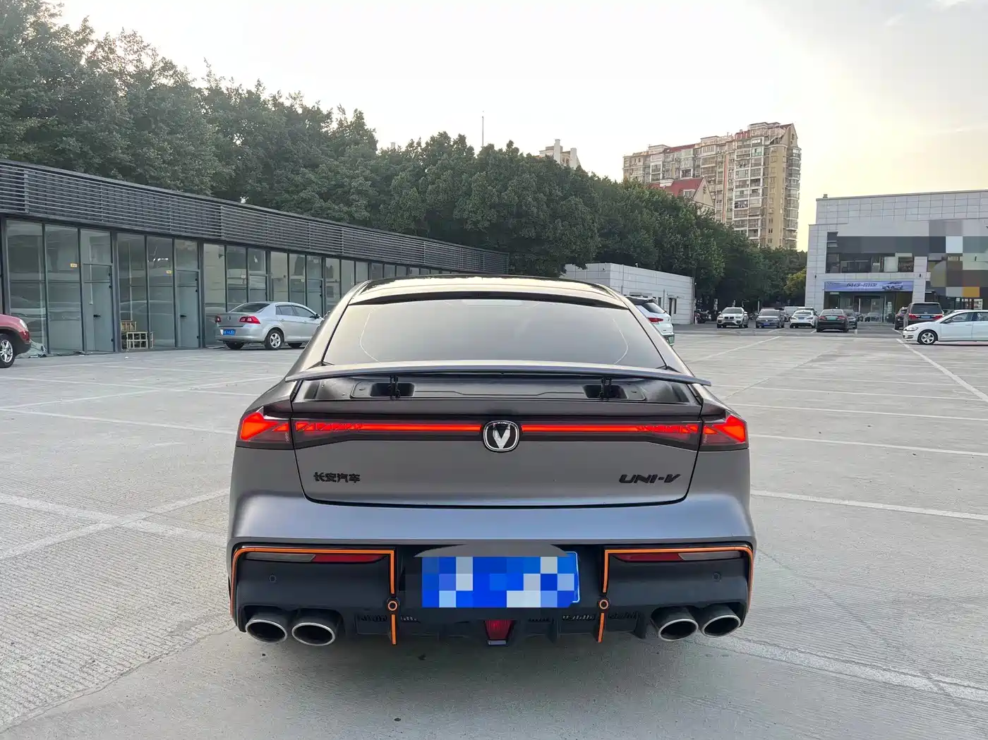 CHANGAN UNI V