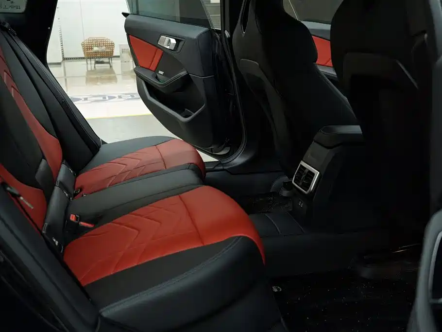 BMW M235L 2026 2025 M235L