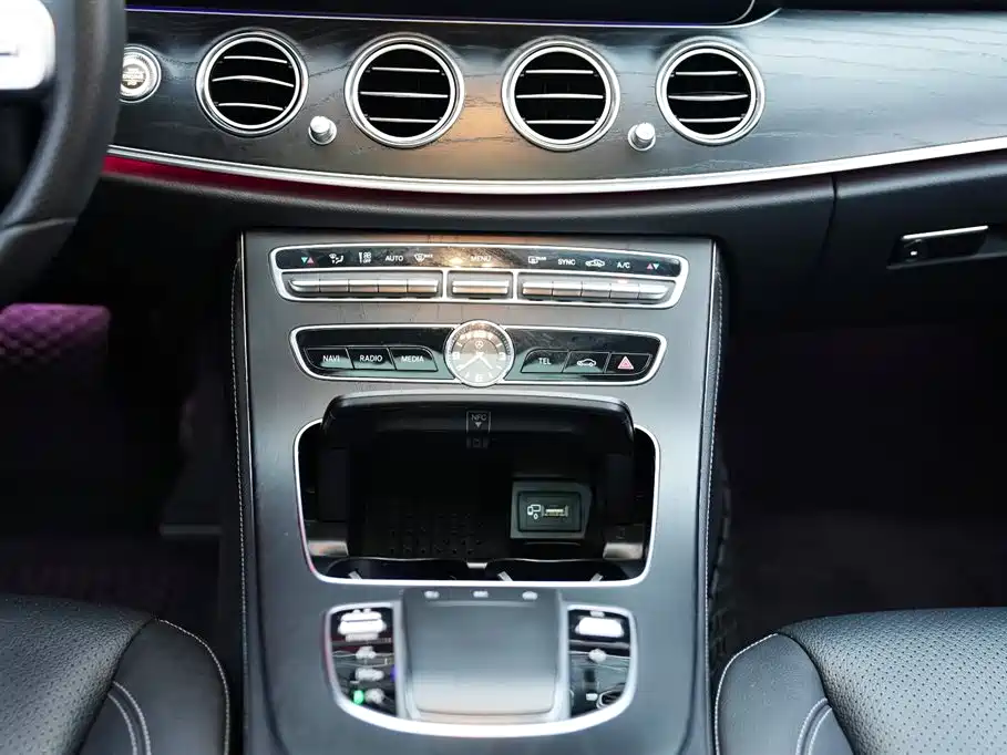 Mercedes-Benz E-Class 2019 E 300 L Sport Fashion фото 13