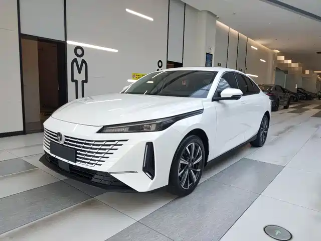 Changan Lamore Blue Whale, NE 1.5T GDI DCT, Navigator