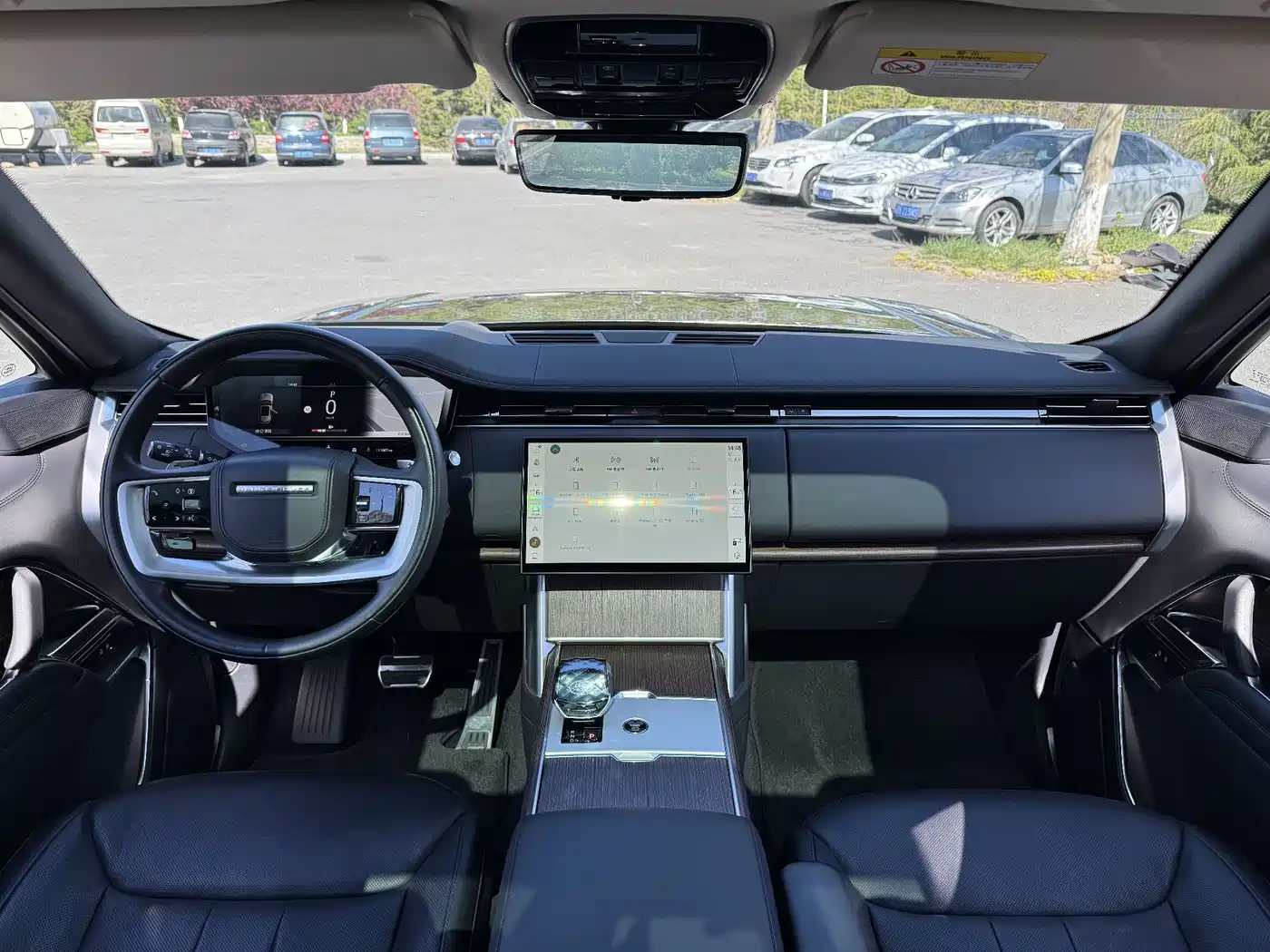 Land Rover Range Rover 2024 3.0 L6 400PS Genesis Extended фото 13