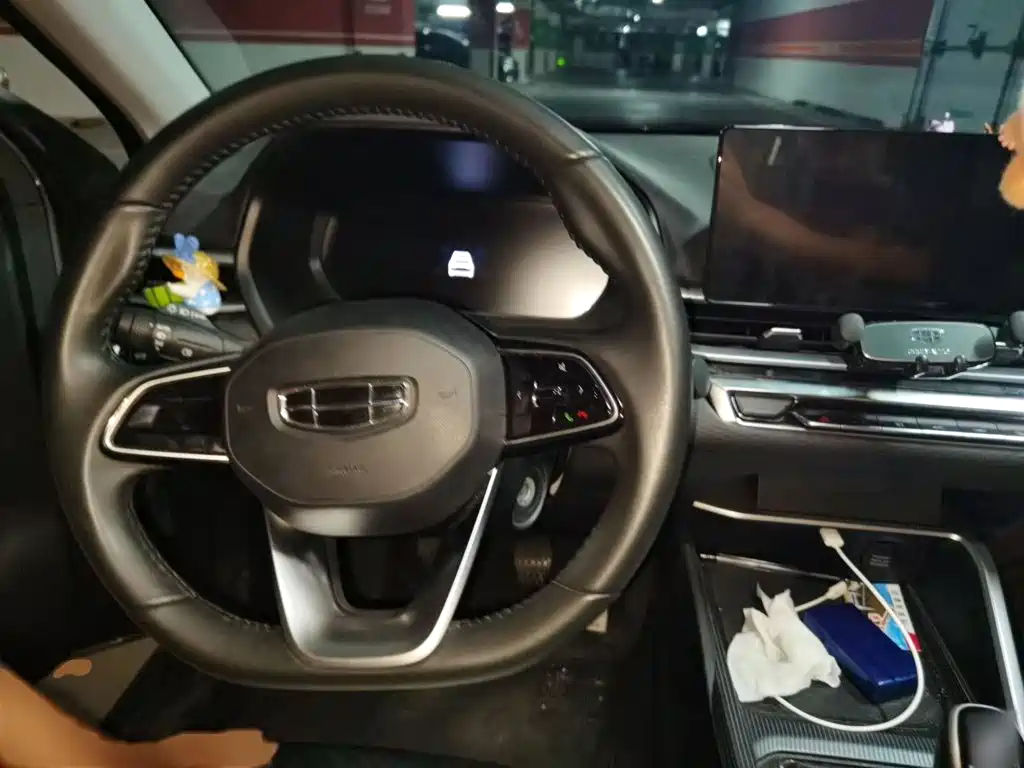 Фото 3 - Geely Emgrand