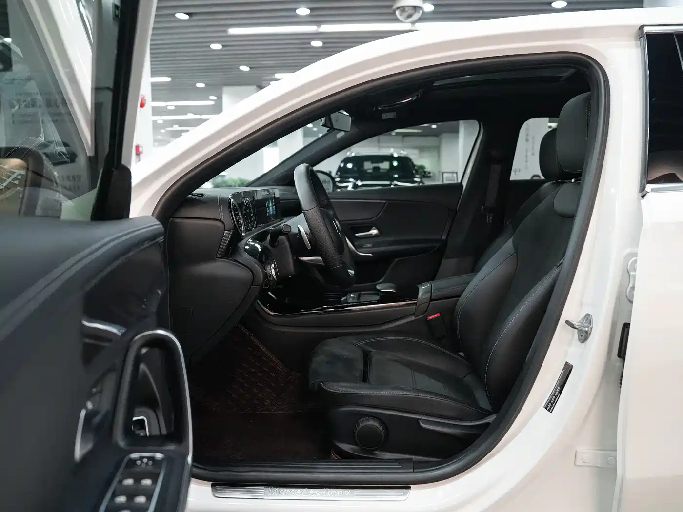 Mercedes-Benz A-Class 2019 A 180 L Sport Sedan фото 10