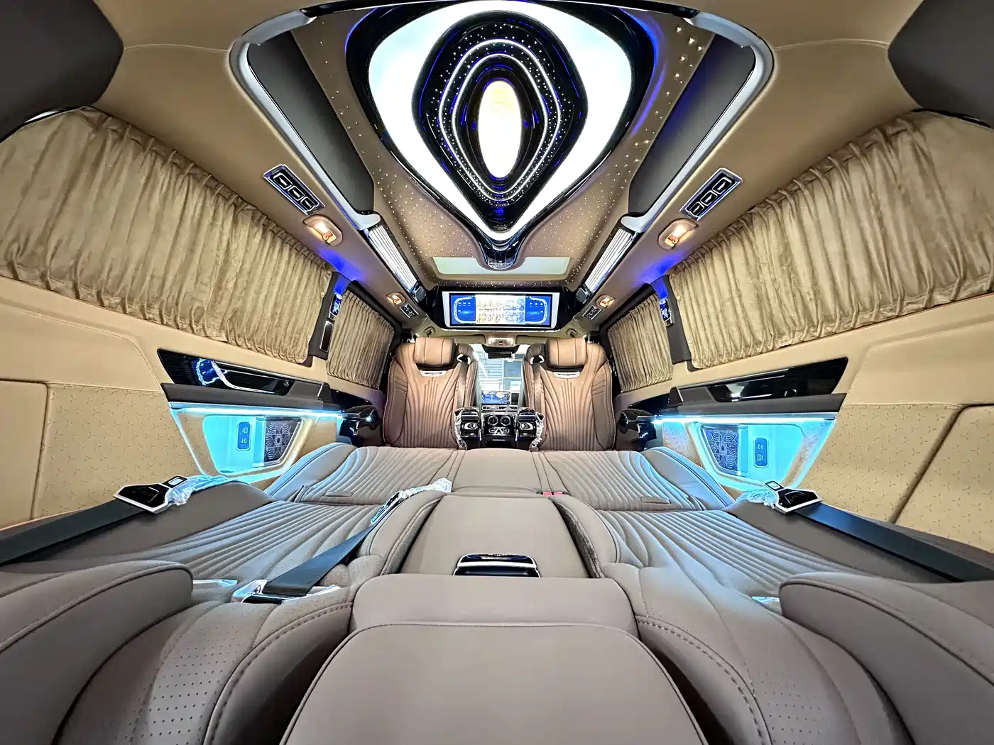 Mercedes-Benz V-Class 2024 V 300 L Long Wheelbase Premium фото 15