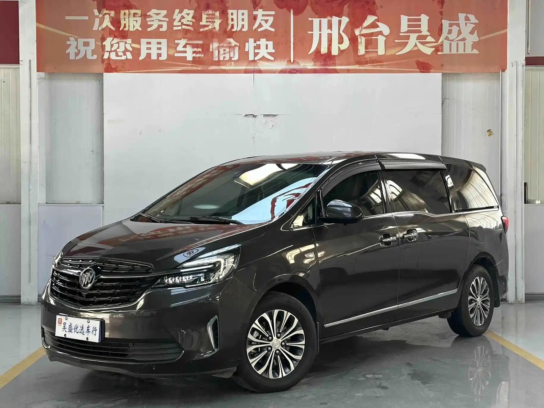 Фото 1 - Buick GL8