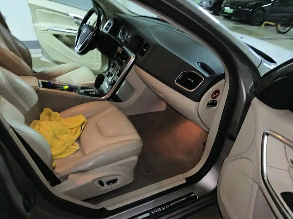 Volvo S60 (Import) 2011 2012 T5 Elegance Edition