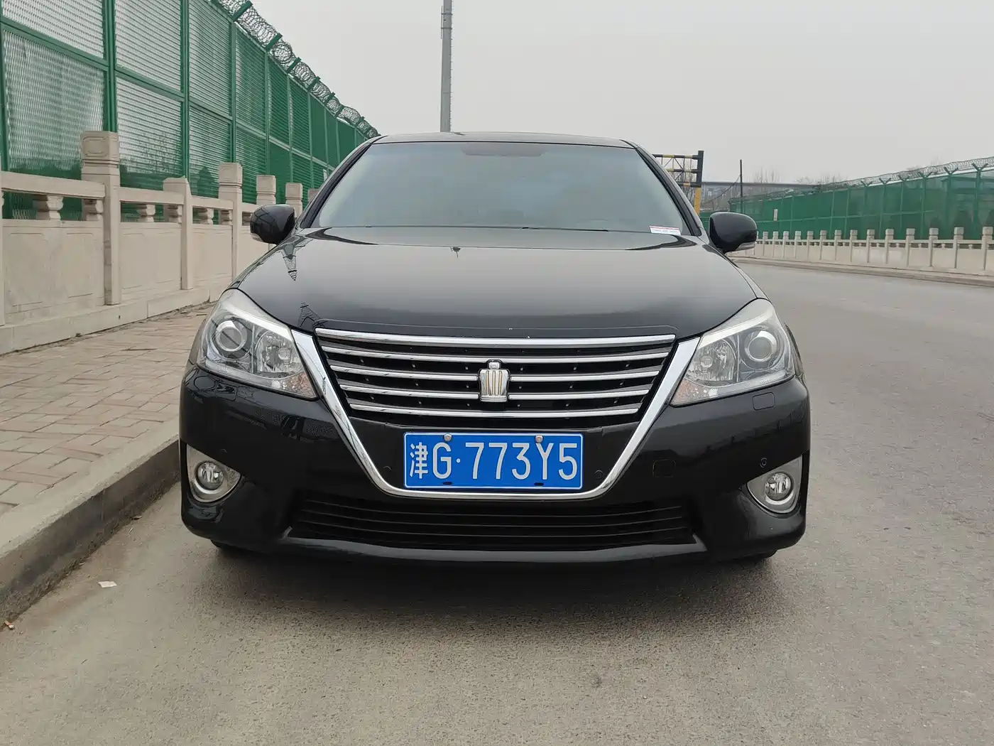 Toyota Crown 2012 2.5L Royal Saloon фото 2