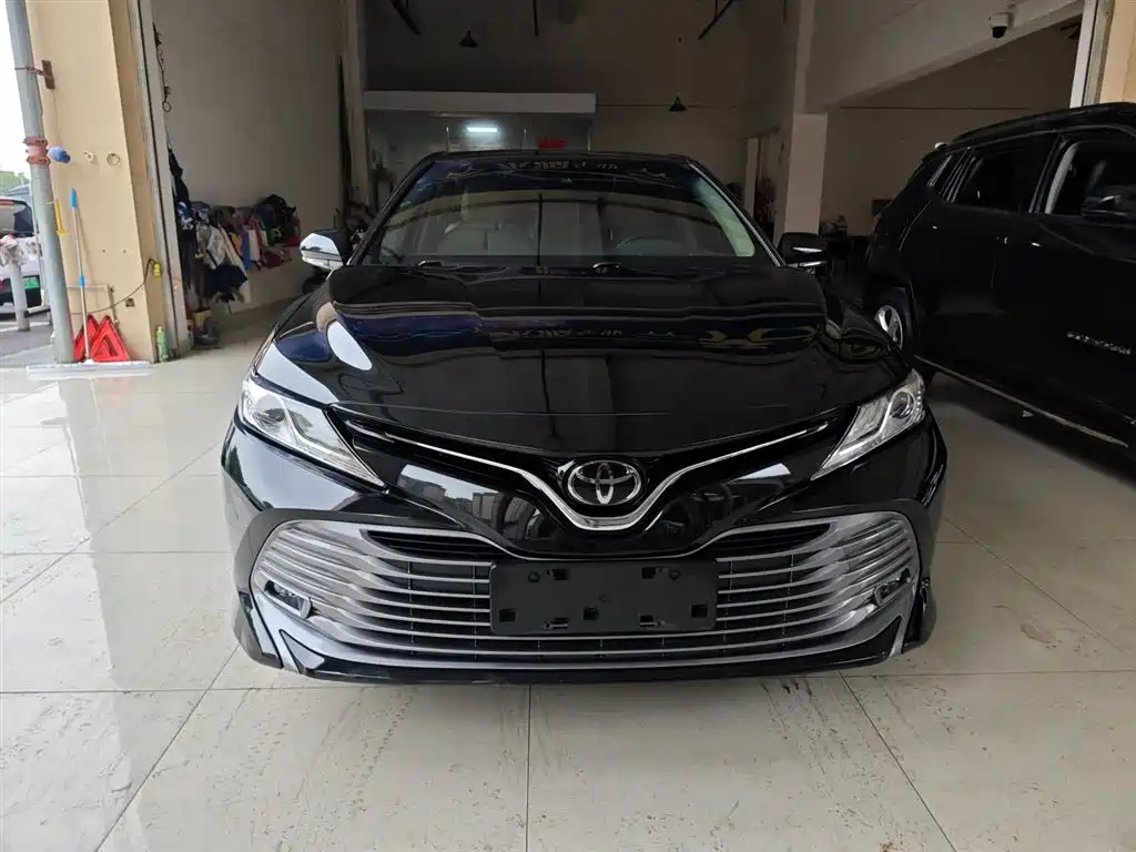 Toyota Camry 2018 2.5G Luxury Edition фото 3