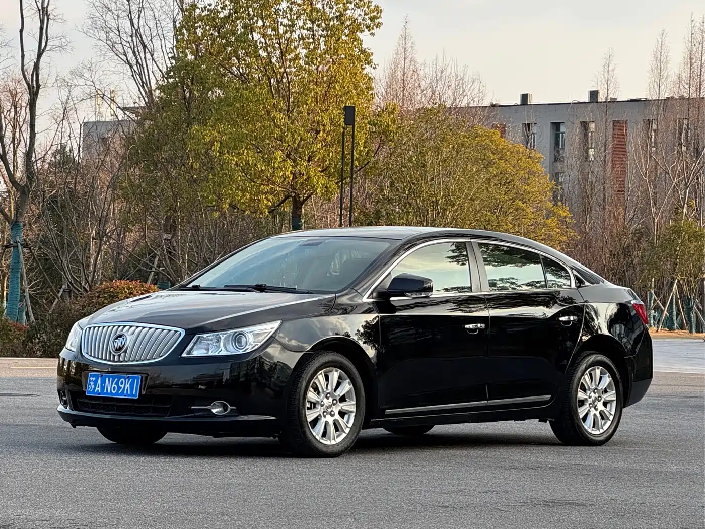 Buick LaCrosse 2011 2.4L SIDI Luxury Edition