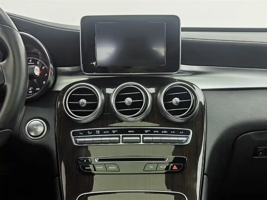 Mercedes-Benz GLC 2017 GLC 260 4MATIC Luxury фото 12