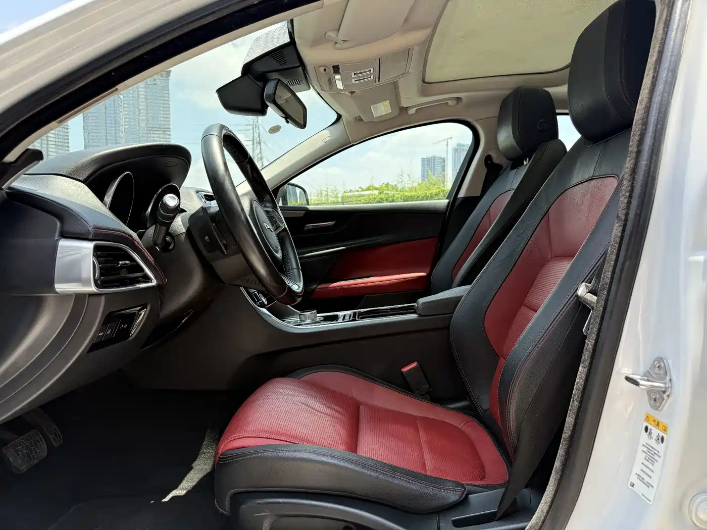 Jaguar XE 2015 2015 2.0T 200PS R-Sport