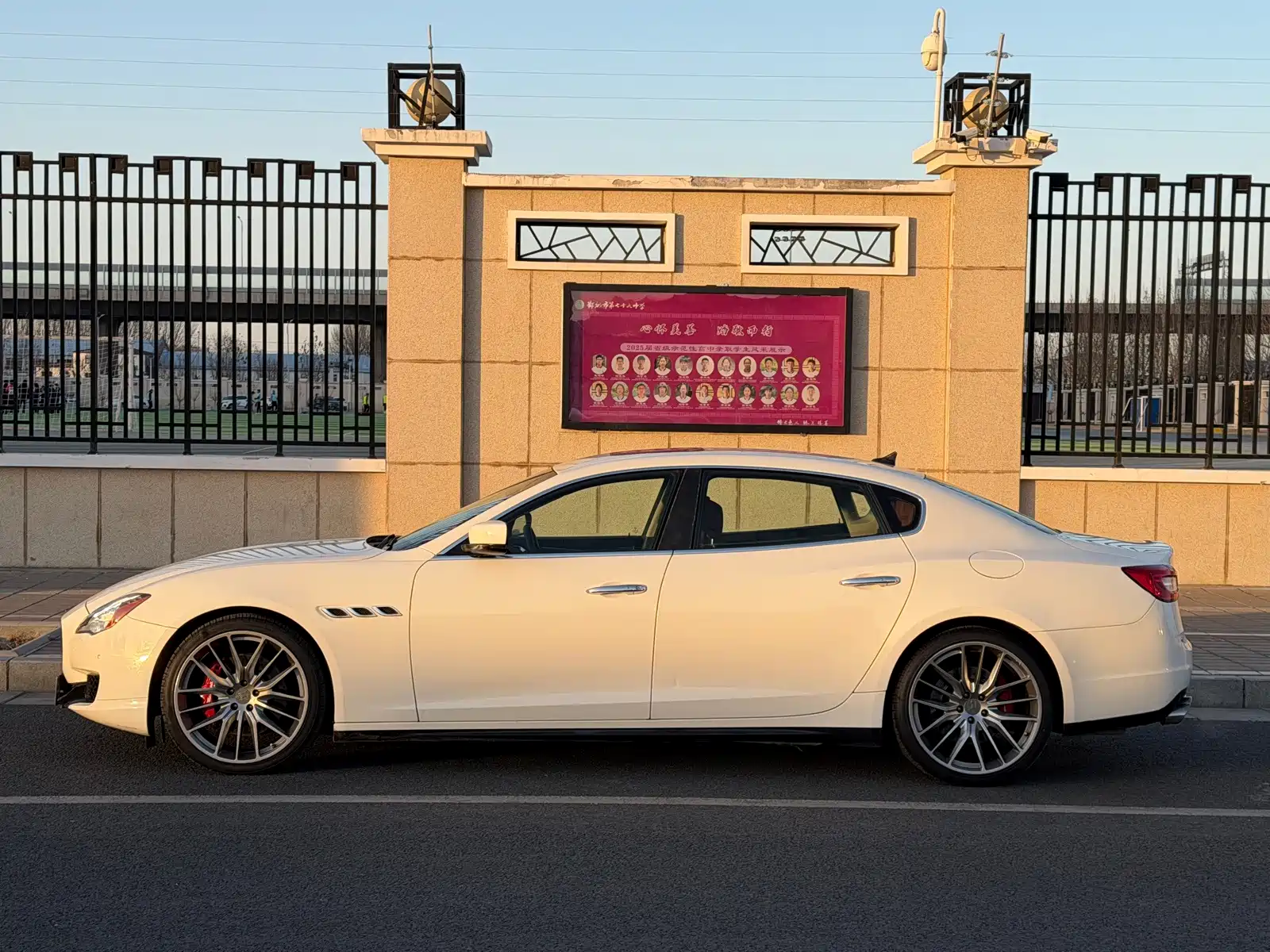Фото 4 - Maserati Quattroporte