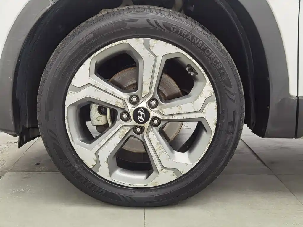 Photo 17 - Hyundai Santa Fe