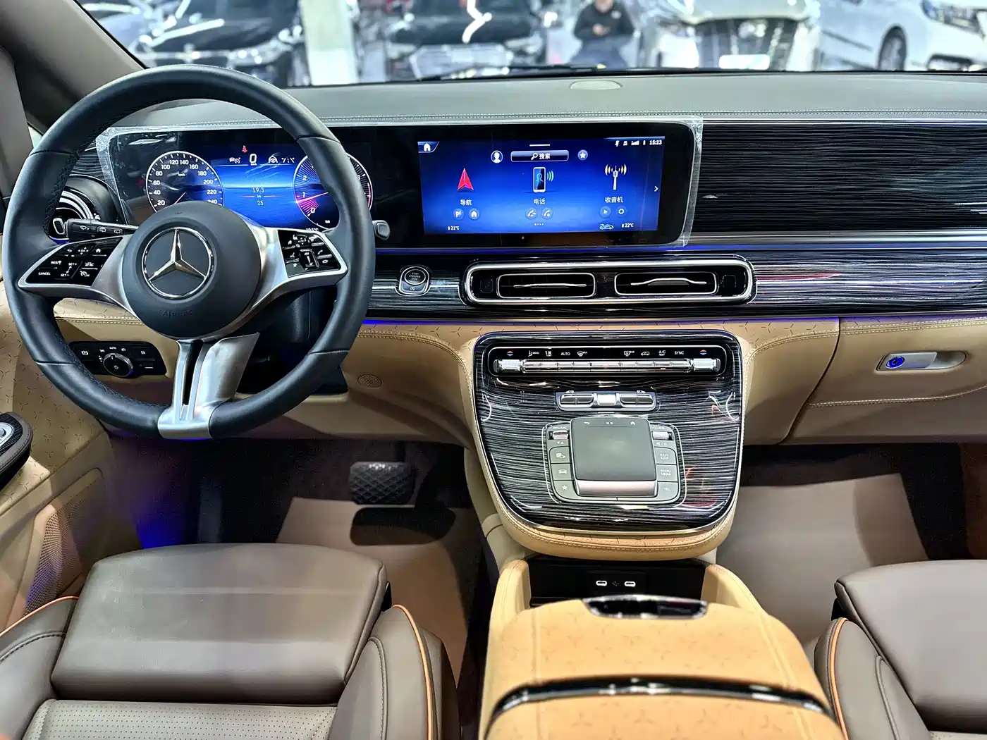 Mercedes-Benz V-Class 2024 V 300 L Long Wheelbase Premium фото 10