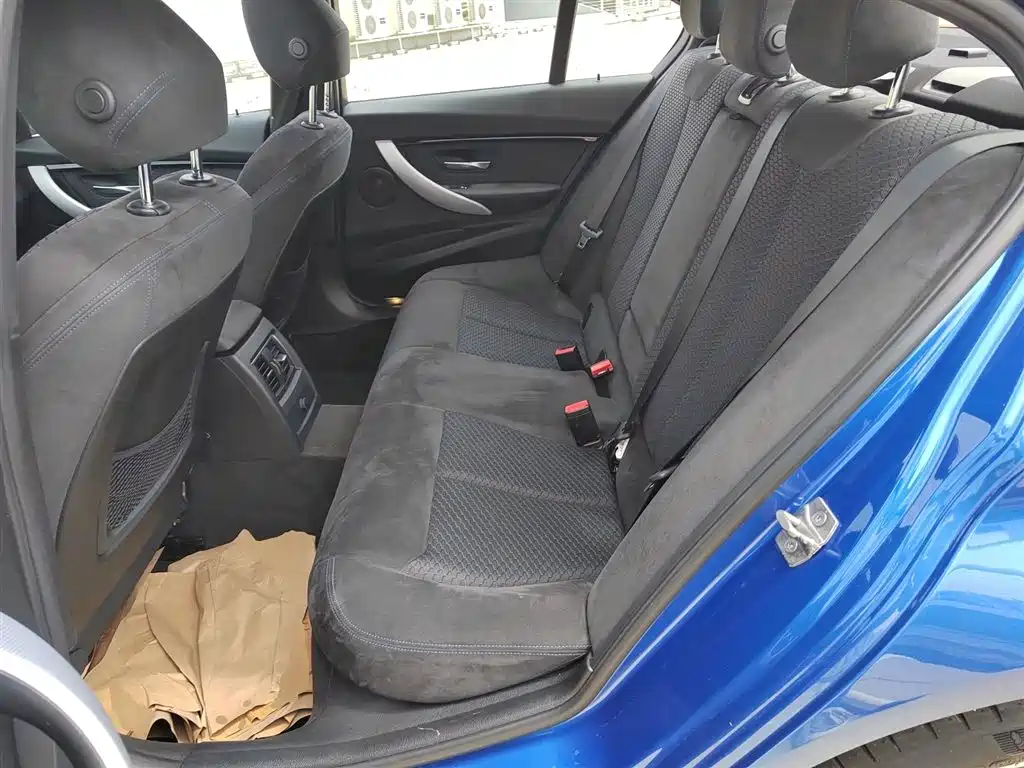 BMW 3 Series 2017 320i M Sport фото 17