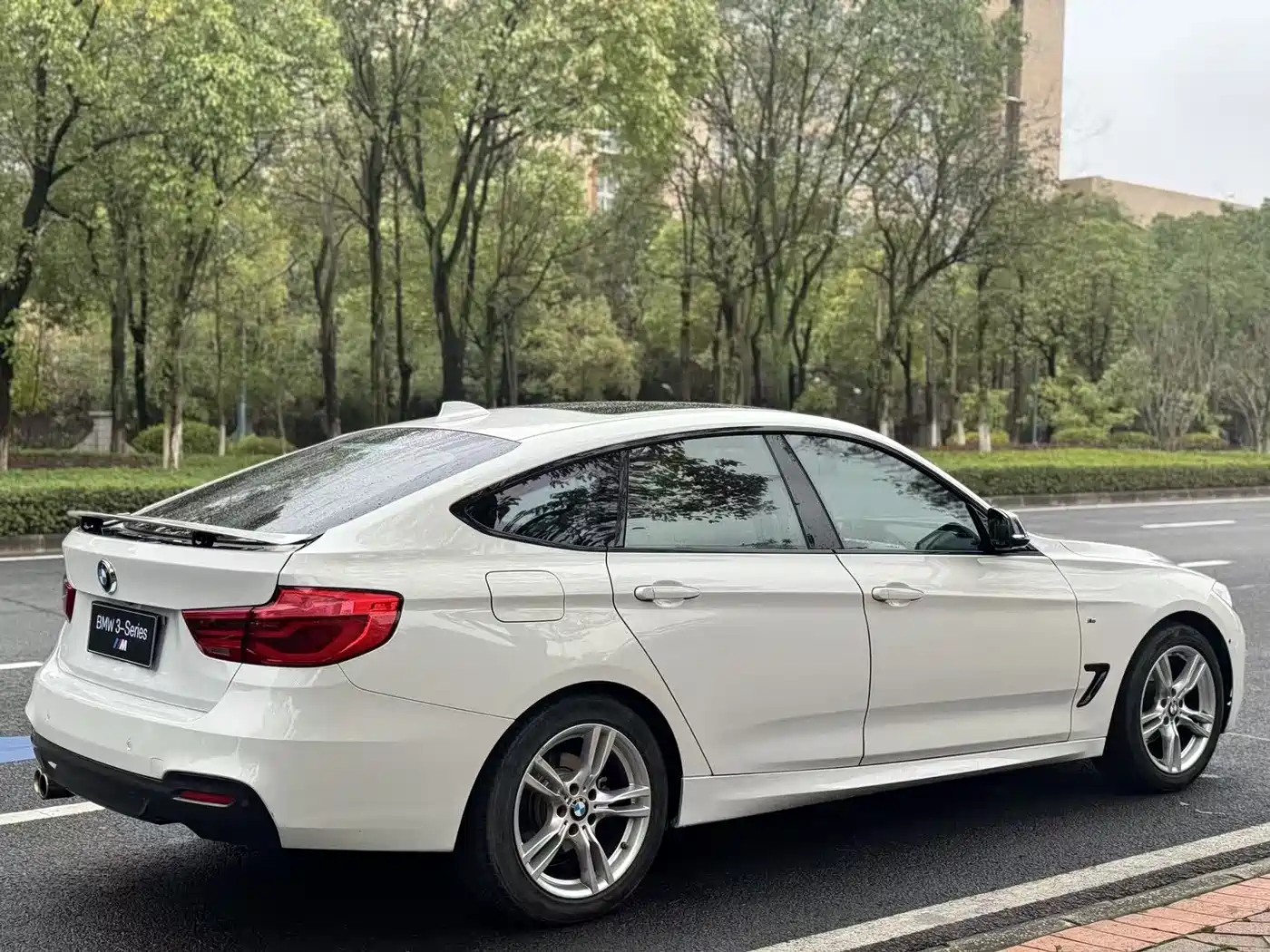 BMW 3 Series GT 2019 320i M Sport Model фото 9