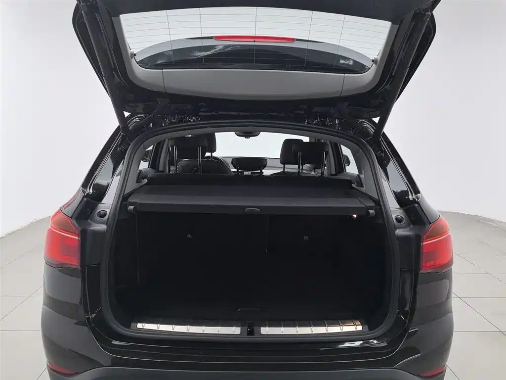 BMW X1 2018 sDrive18Li Premium Model фото 16