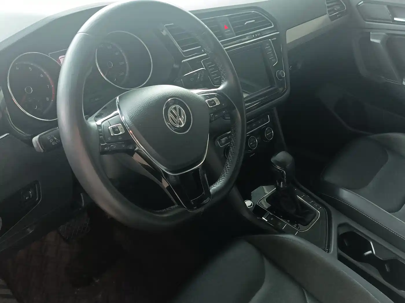 Volkswagen Tiguan L 2018 330TSI Automatic 2WD Luxury Edition фото 5