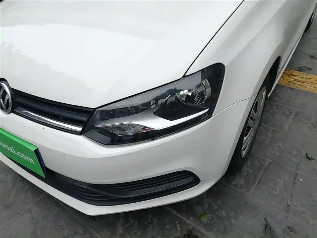 Volkswagen Polo 2016 1.4L Automatic Trend фото 24