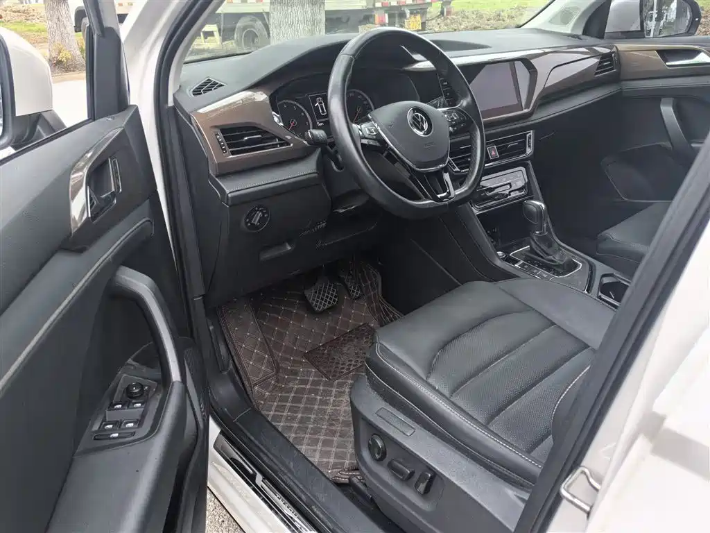 VOLKSWAGEN TUYUE