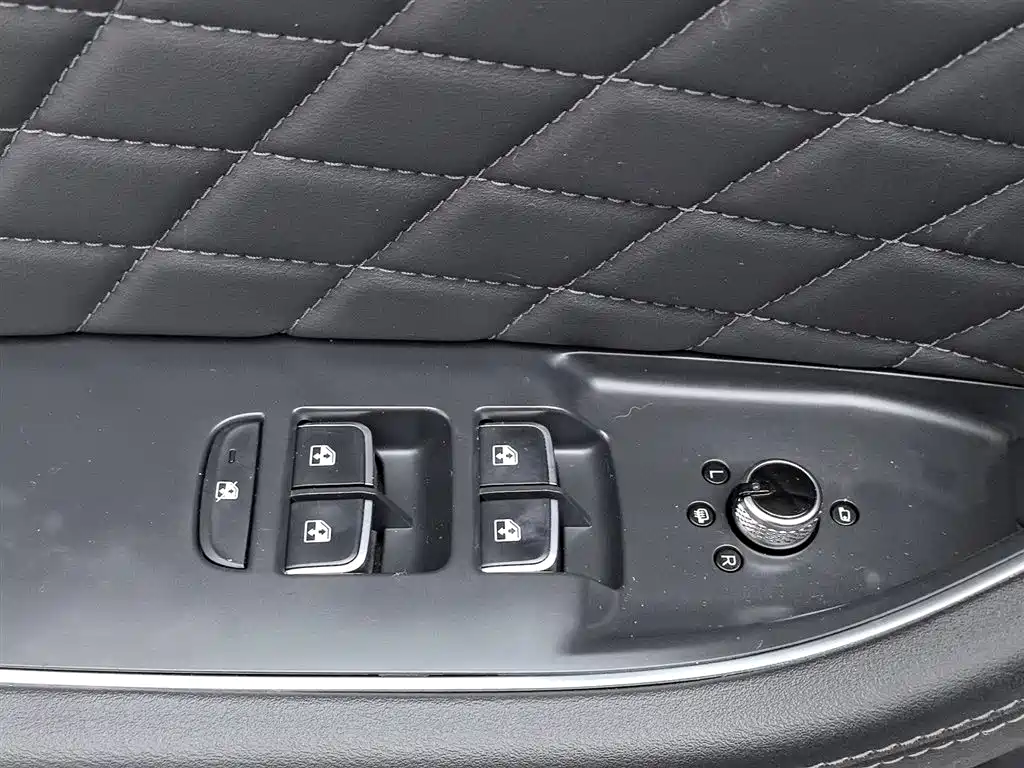 Hongqi HS5 2019 2.0T Smart Connect Enjoy Edition фото 9