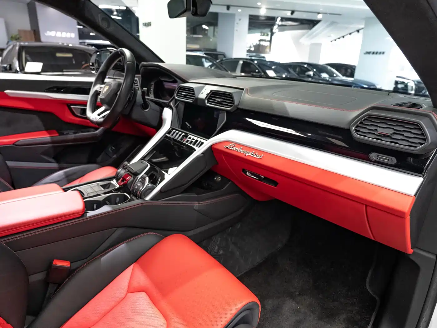 Lamborghini Urus 2018 4.0T V8 фото 6