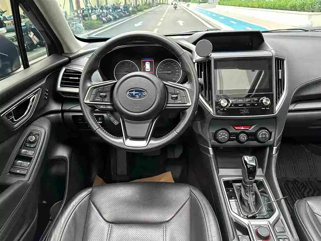 Subaru Forester 2021 2.0i Luxury Edition фото 8