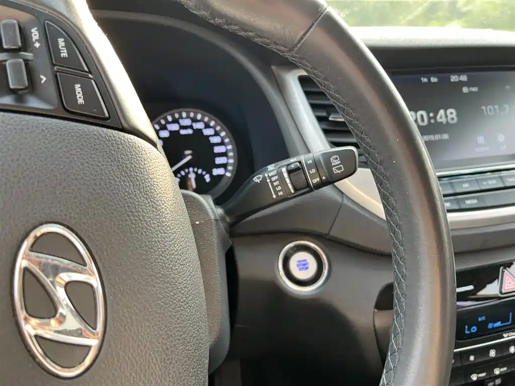 Hyundai Tucson 2018 1.6T DCT 2WD 15th Anniversary Special Edition фото 19
