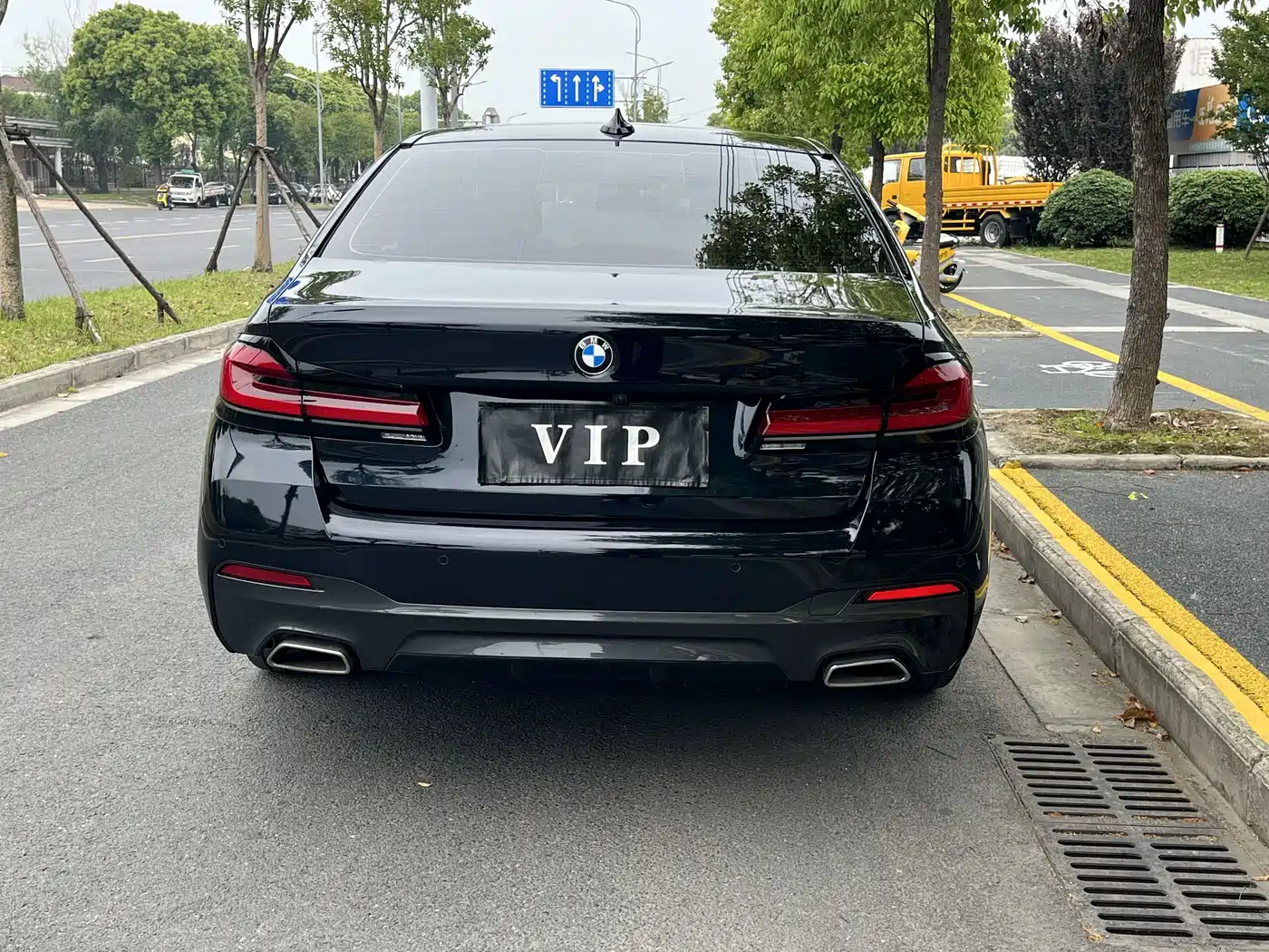 BMW 5 Series 2023 530Li Leading M Sport Package фото 6