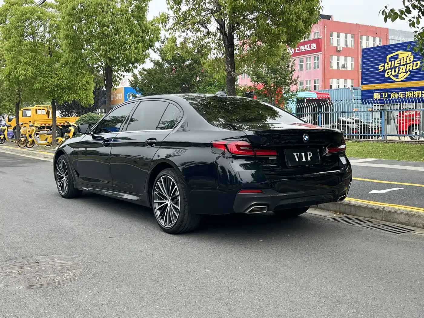 BMW 5 Series 2023 530Li Leading M Sport Package фото 7