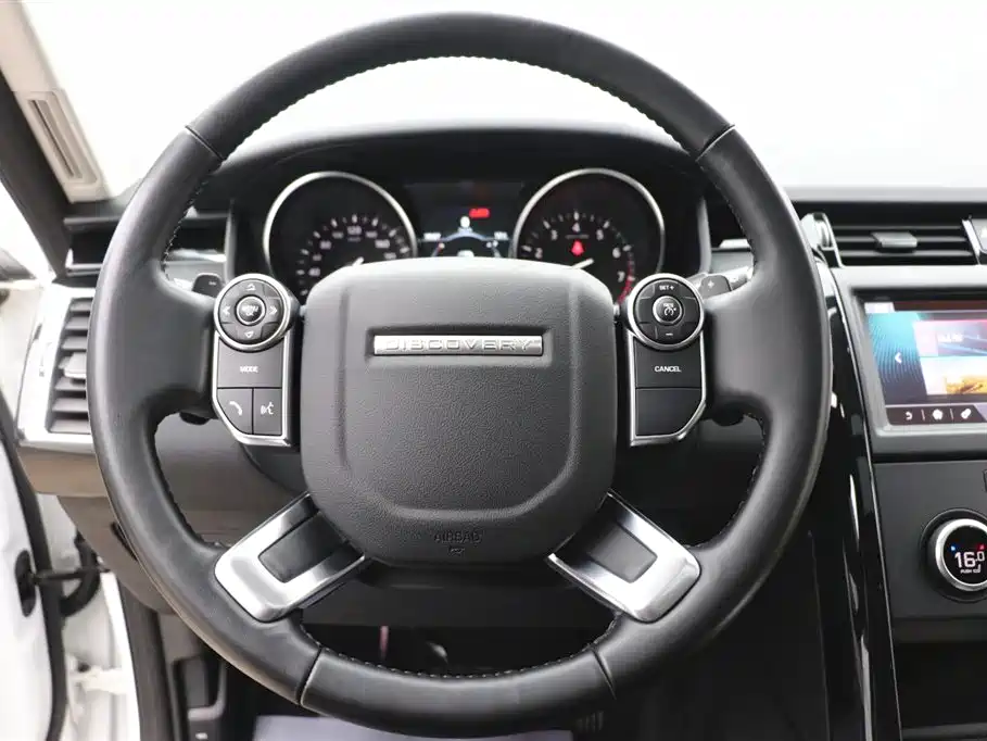 Land Rover Discovery 2018 3.0 SC V6 SE фото 15
