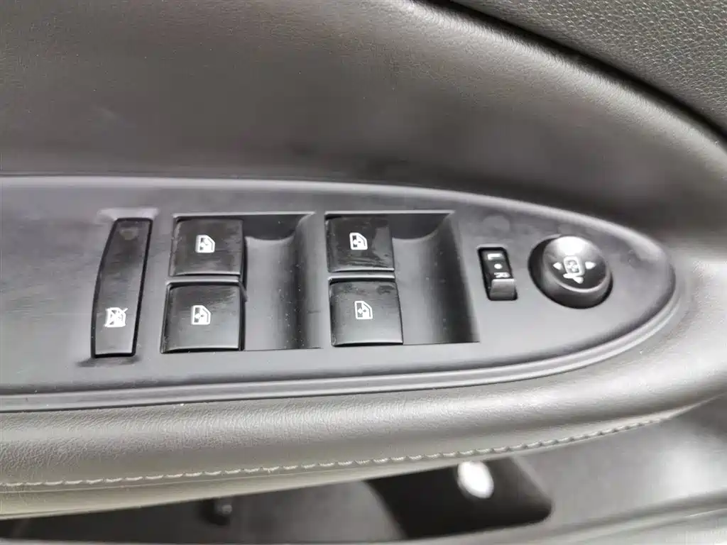 Buick Verano 2015 Sedan 20T Dual-clutch Elite фото 9