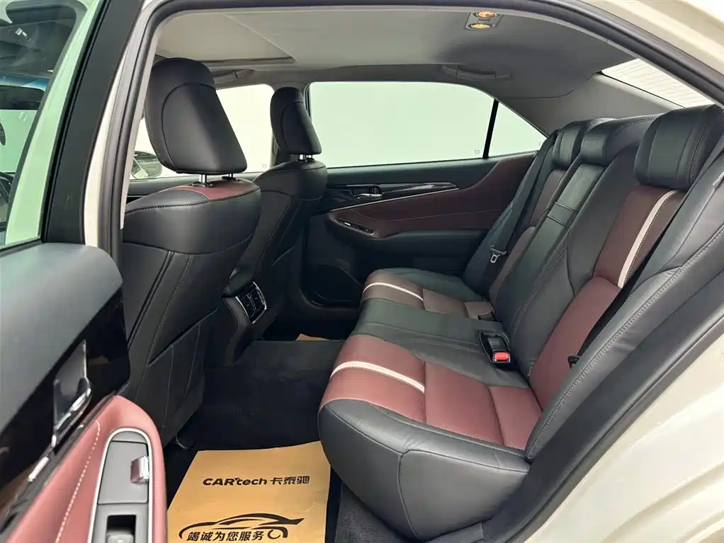 Toyota Crown 2017 2.0T Sport Edition фото 9