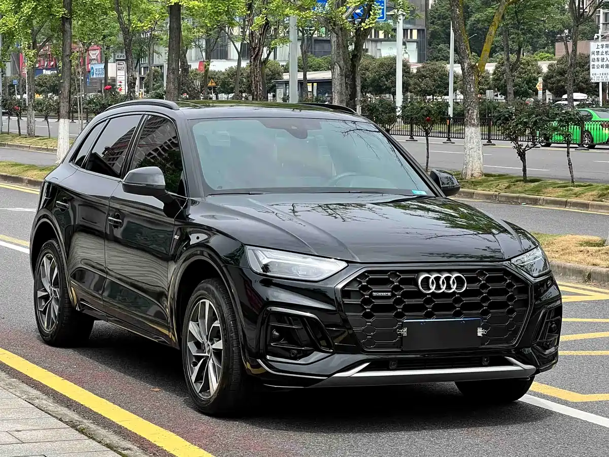 Audi Q5L 2023 40T Luxury Dynamic фото 3
