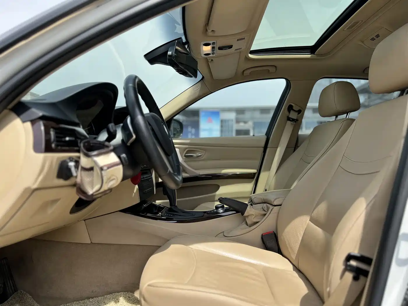 BMW 3 Series (Import) 2010 325i Luxury фото 9