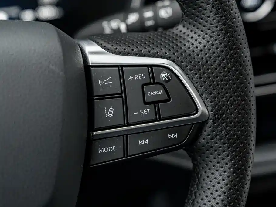 Toyota Crown Kluger 2024 2.5L HEV 4WD Luxury Edition фото 10