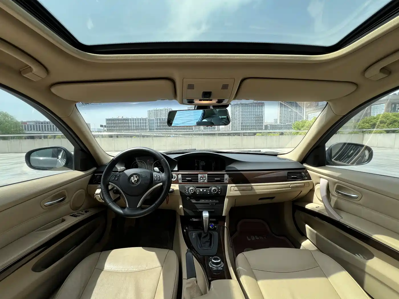 BMW 3 Series (Import) 2010 325i Luxury фото 16